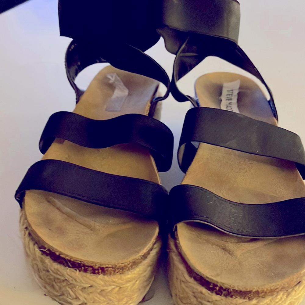 Steve Madden Black Kimmie Sandals sz 9. Well loved but in good condition.